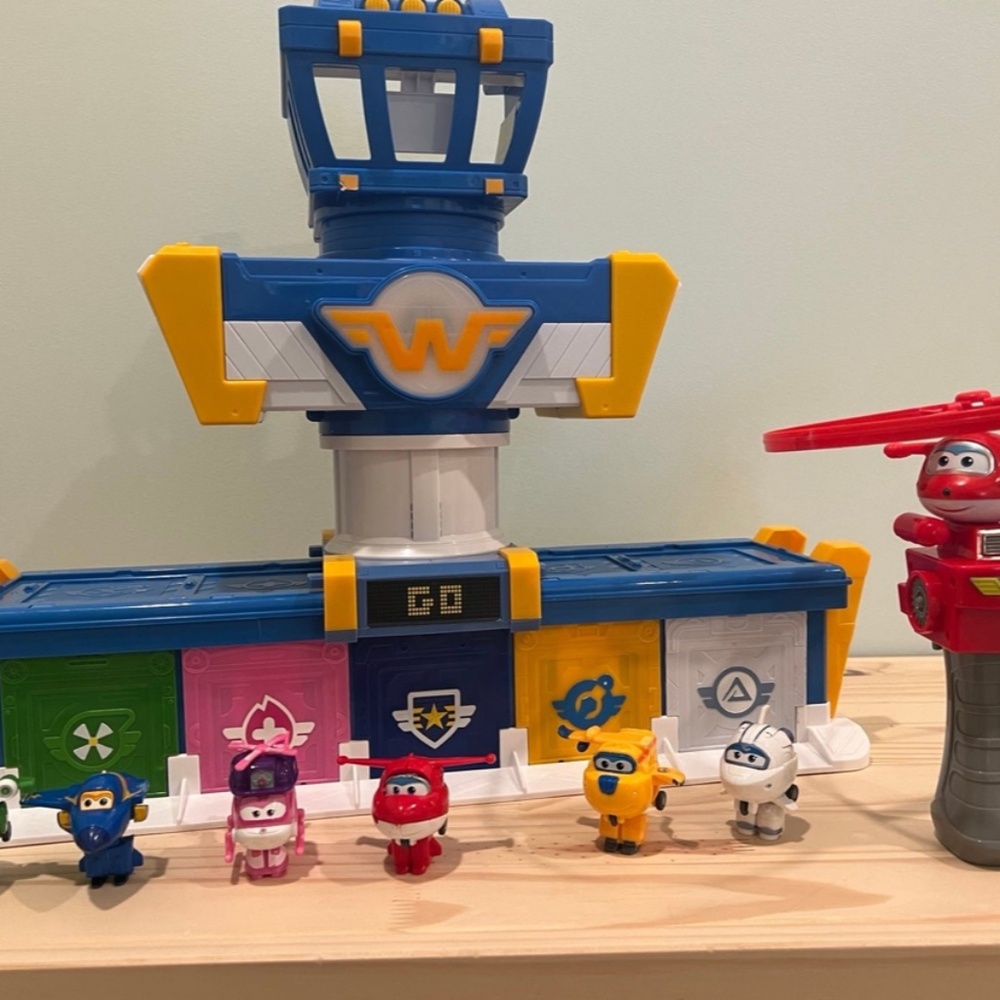 Super Wings Mission Teams Airport Adventures Set